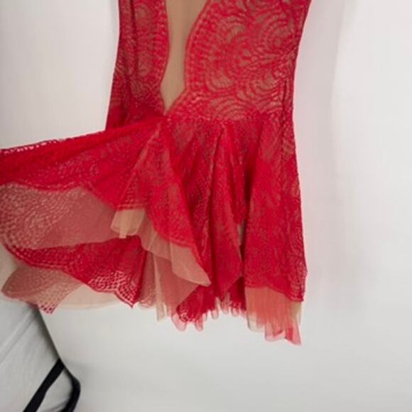 BCBG Dress Red Berry Rochelle Scallop Lace Size 0 BCBGMAXAZRIA - Picture 6 of 8